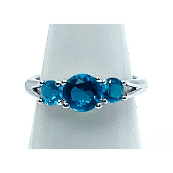 Ring Bomb Party Ring, NWOT, Size 6 Aqua blue stones silver color band - Picture 5 of 8